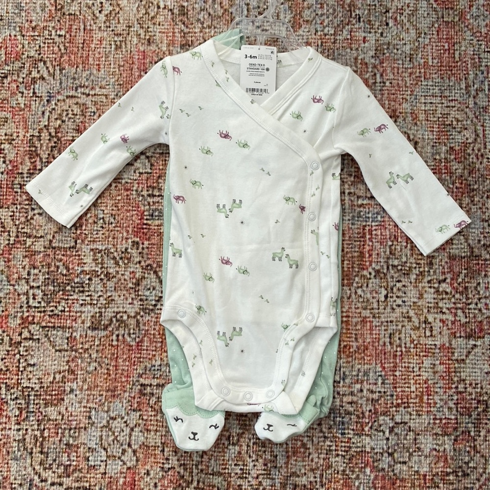New Carter’s Matching Outfit with Bow